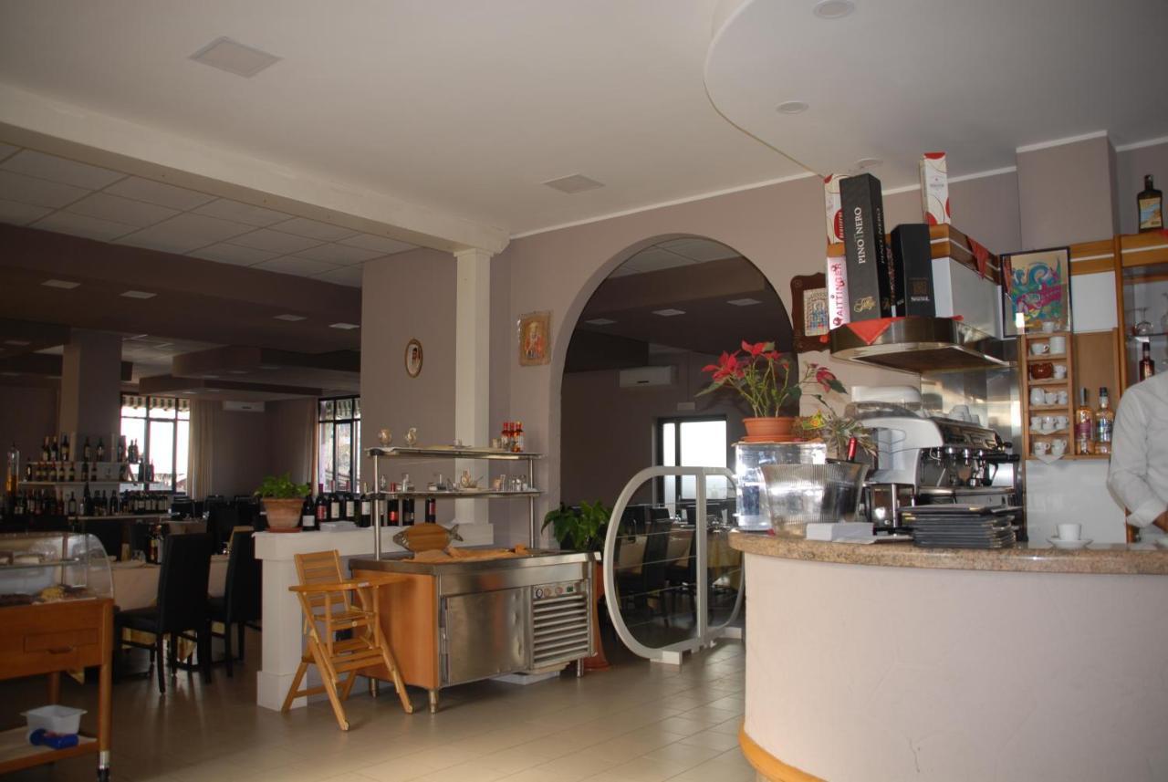 Hotel Ristorante Il Calipso By Mago Робеккетто-кон-Индуно Экстерьер фото